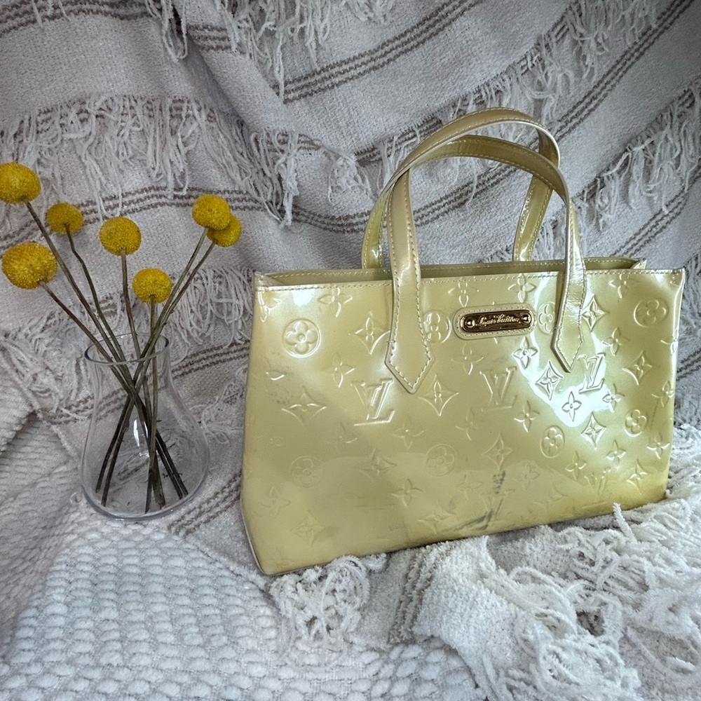 💎 Louis Vuitton Vernis Monogram Wilshire PM Tote Handbag • Citrine 💎